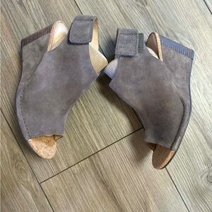 Clarks Women's Suede Peep-Toe Slingback Mules - Gray